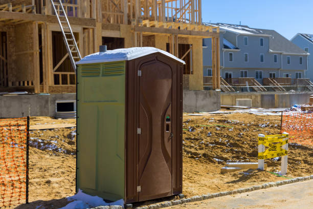 Portable Toilet Options We Offer in Toppers, OK